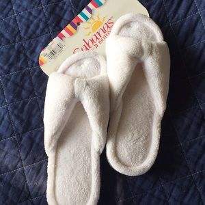 NWT Cabana slippers